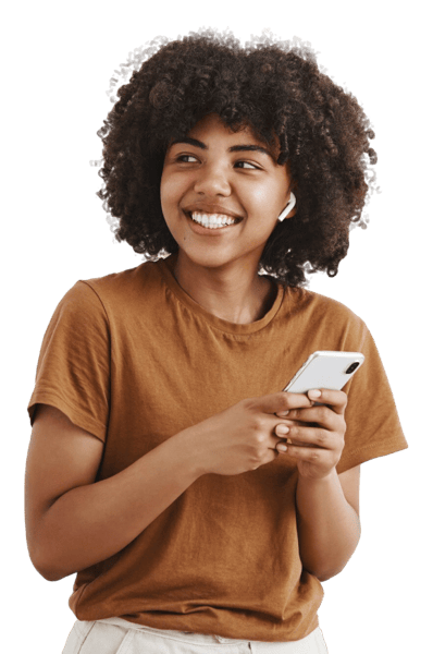 despreocupada-amigavel-e-criativa-elegante-adolescente-afrto-usando-fones-de-ouvido-sem-fio-e-segurando-um-smartphone 1 despreocupada-amigavel-e-criativa-elegante-adolescente-afrto-usando-fones-de-ouvido-sem-fio-e-segurando-um-smartphone 1