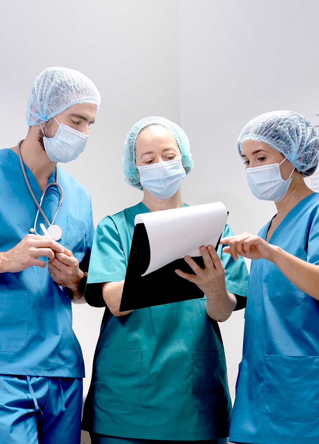medium-shot-nurses-wearing-masks medium-shot-nurses-wearing-masks